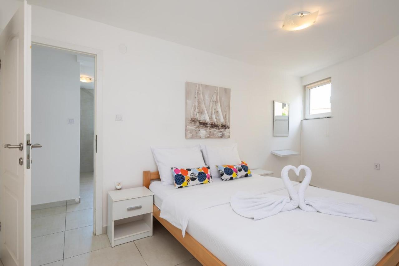 Estella Villa Apartments 罗戈兹尼察 外观 照片
